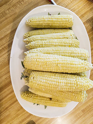 Full Belly Catering Corn on the Cob